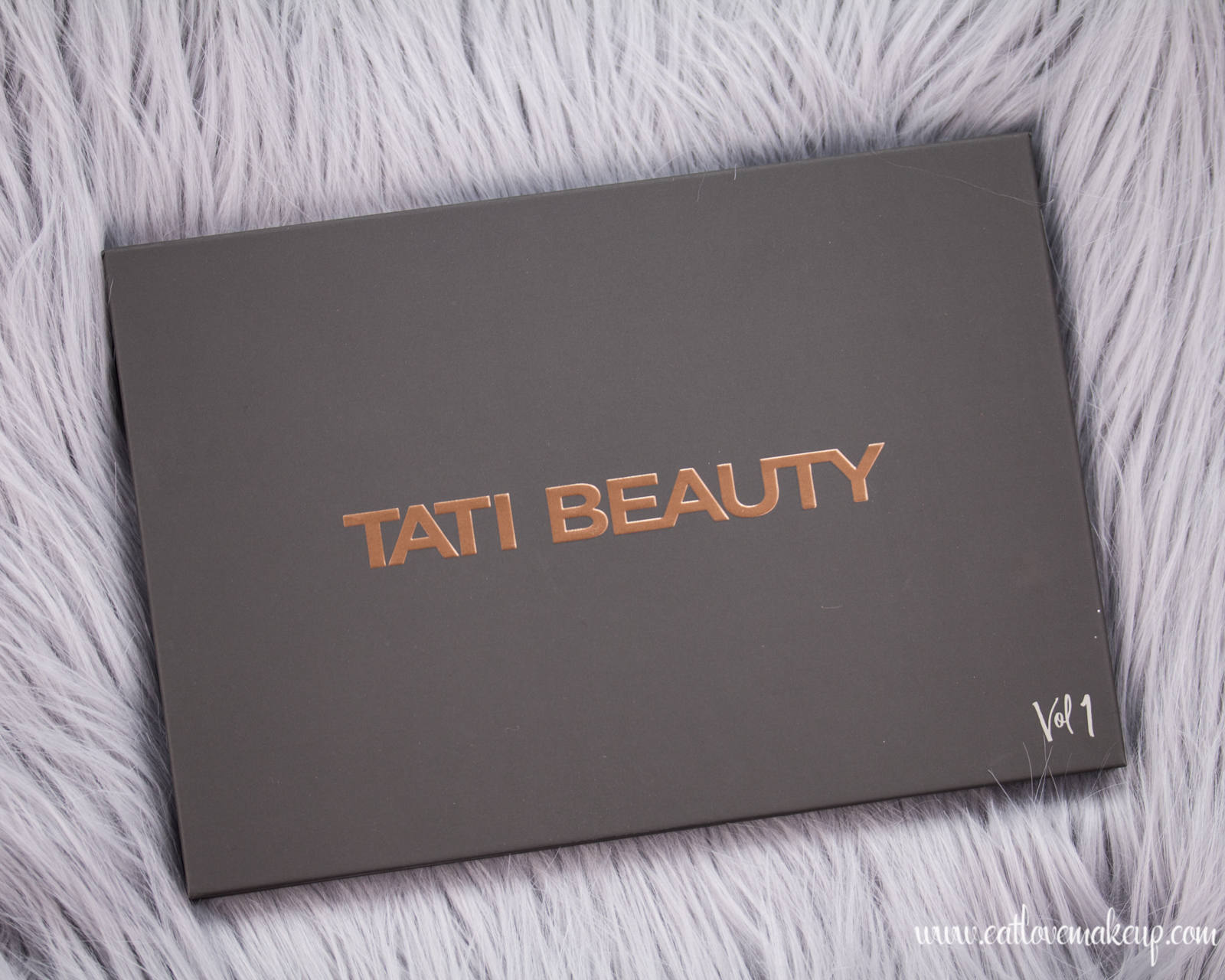 Tati Beauty Textured Neutrals Vol. 1 Eat Love Make up блог за