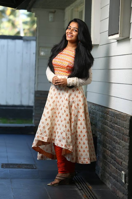 Tamil Actress Rajisha Vijayan Latest Cute Pics Navel Queens