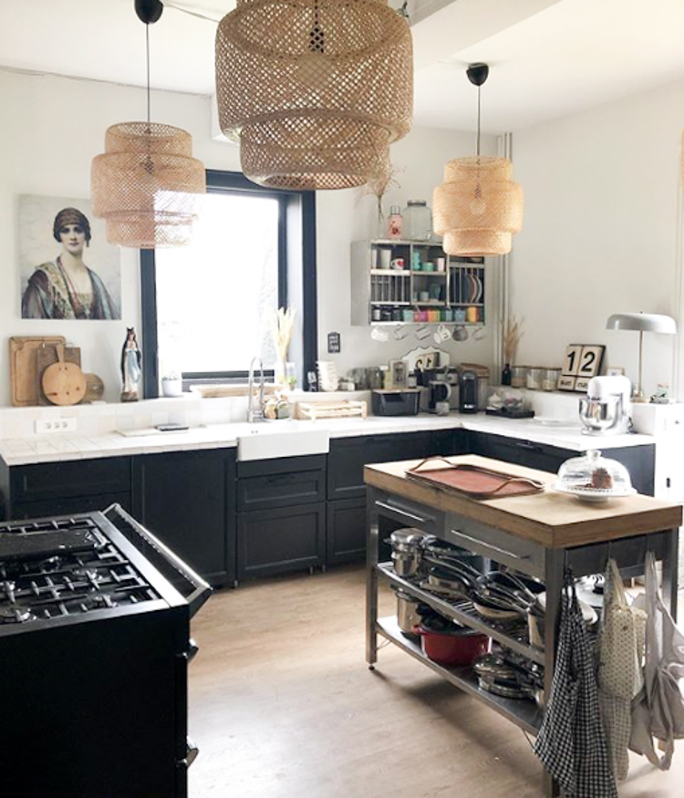 A Wonderful, Relaxed Family Home In the Heart Of the Beaujolais Wine Country