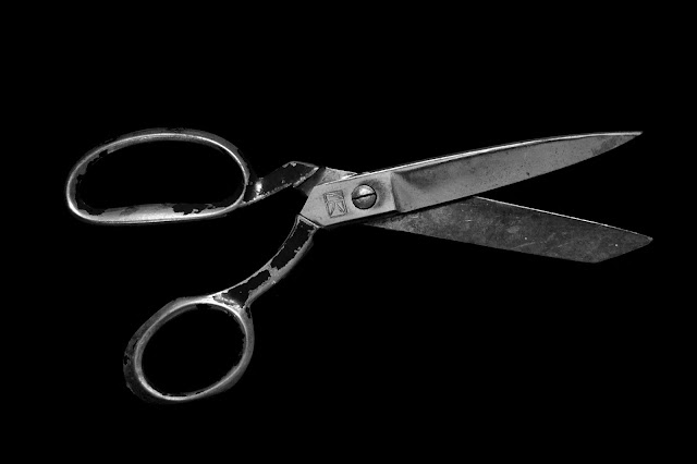 scissors Photo by Matt Artz on Unsplash