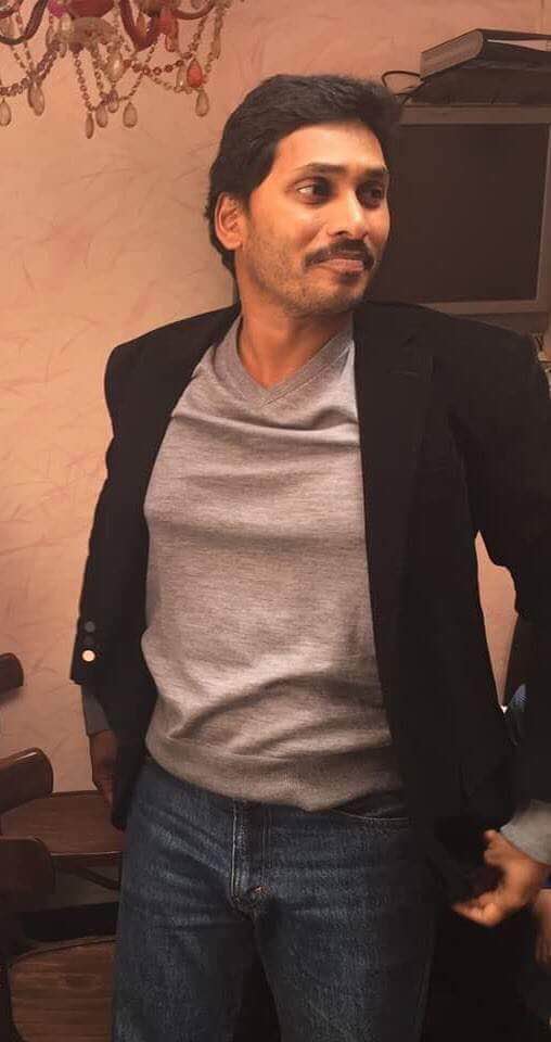 YS+Jagan+Rare+Unseen+Photos.JPG