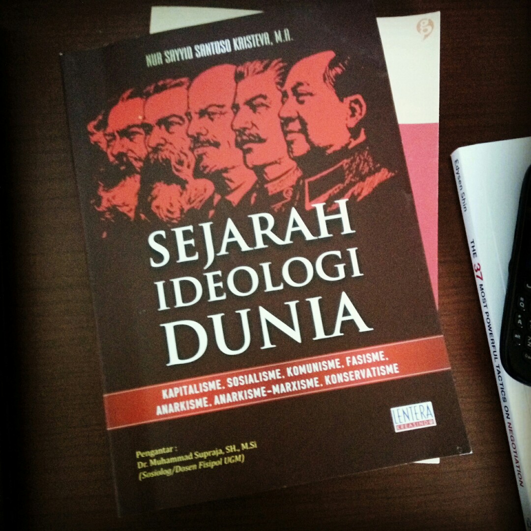 Potret Buku: Sejarah Ideologi Dunia
