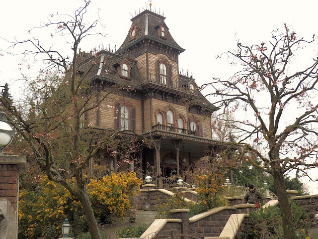 disneyland paris haunted house
