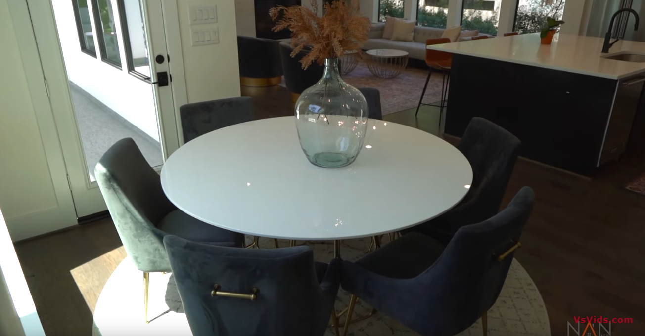 26 Photos vs. Breathtaking Contemporary Style Home in Gated Community | Houston, TX - Luxury Home & Interior Design Tour 26 Photos vs. Breathtaking Contemporary Style Home in Gated Community | Houston, TX - Luxury Home & Interior Design Tour