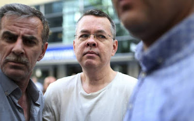 Ελεύθερος ο πάστορας Μπράνσον – Φοβήθηκε τις κυρώσεις Τραμπ ο Ερντογάν  