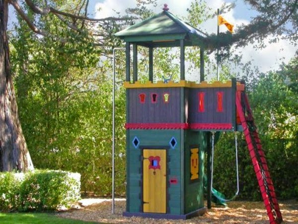 Super fun Playhouse for the kids!