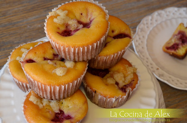 Magdalenas De Naranja Y Frutos Rojos