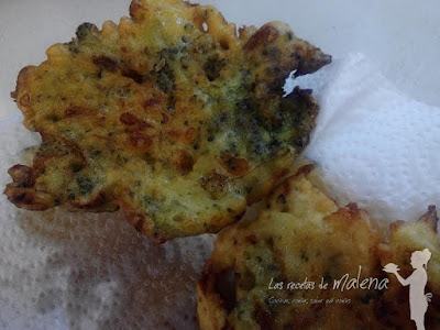 Tortitas crujientes de brécol con queso Tortitas crujientes de brécol con queso