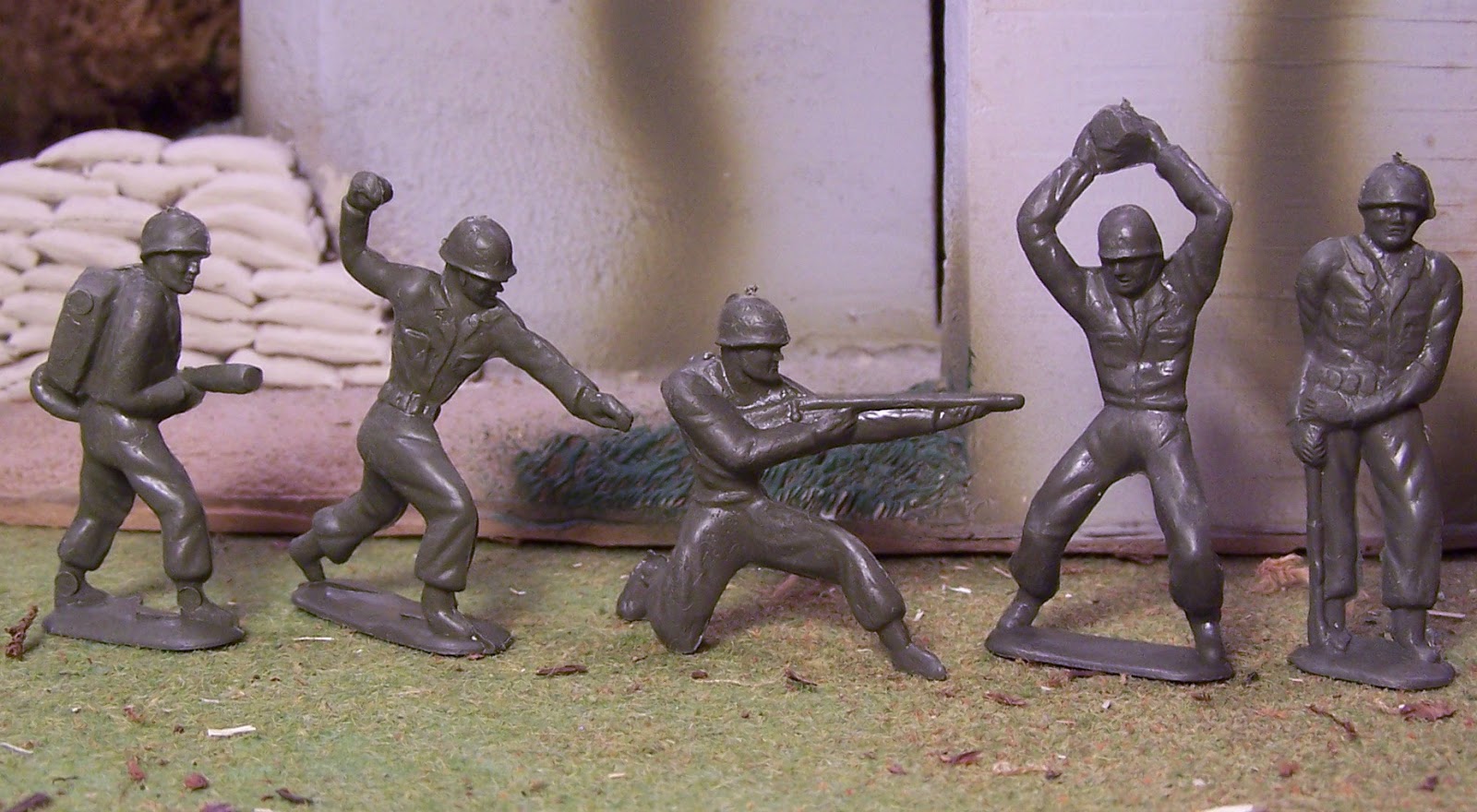 WWII Plastic Toy Soldiers Lido Toy Soldiers