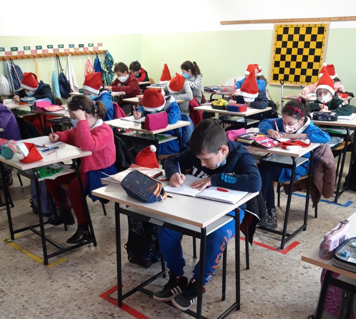 Plastic free è un successo a carugate: raccolti quintali di immondizia Classe QUINTA B: dicembre 2020