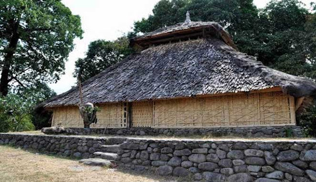 10 TEMPAT WISATA TERBAIK DI LOMBOK UTARA Masjid Kuno Bayan