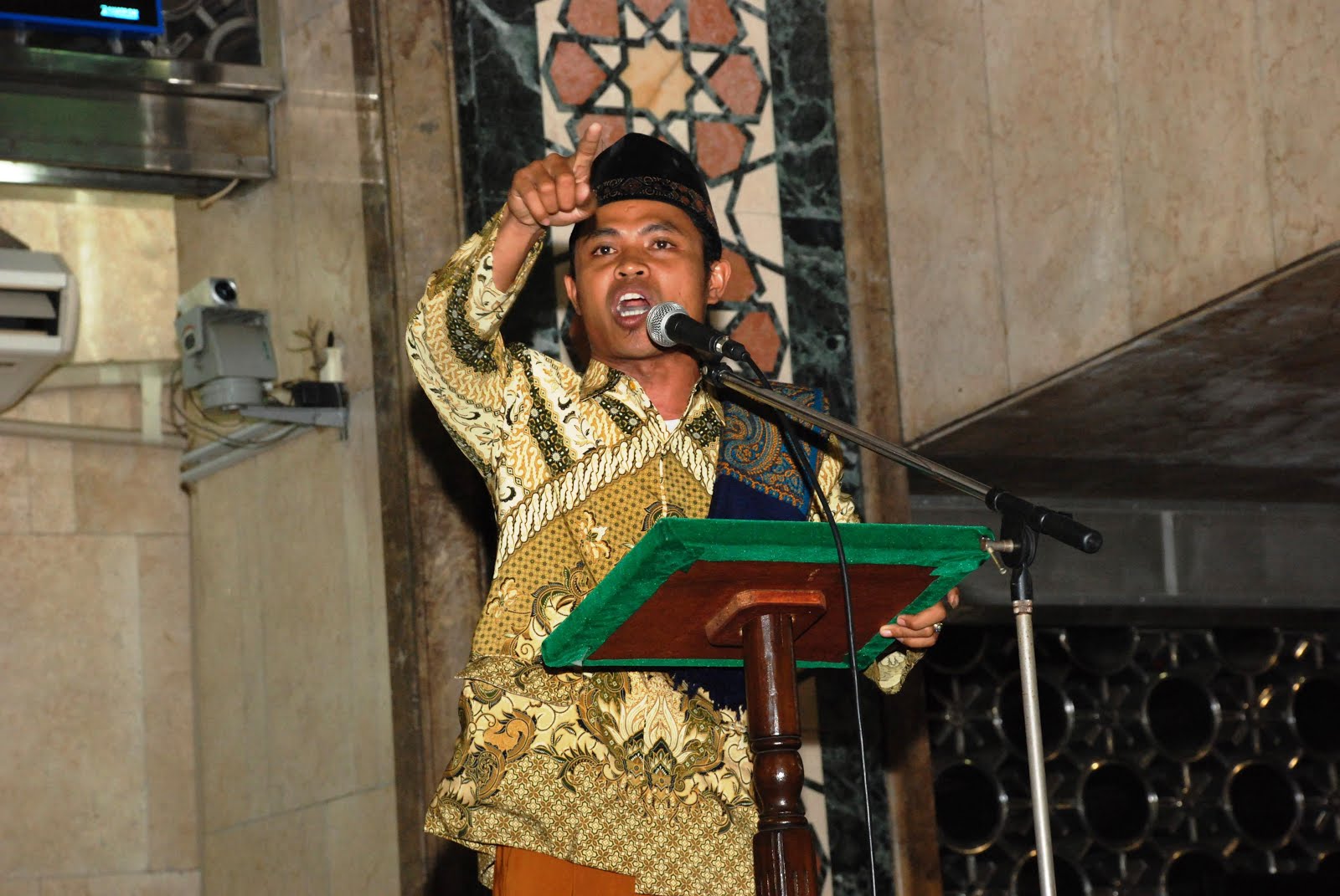 KOMUNITAS MASYARAKAT PECINTA KESUCIAN JIWA { KMPKJ