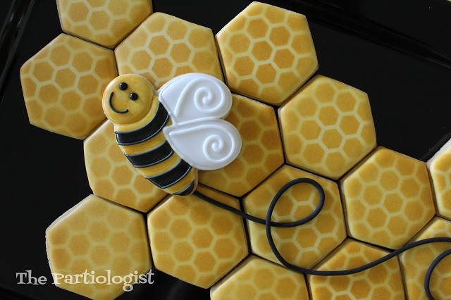 Honey Bee Cookie Cutters, Honeycomb Bee Pastry Cutters, Cute