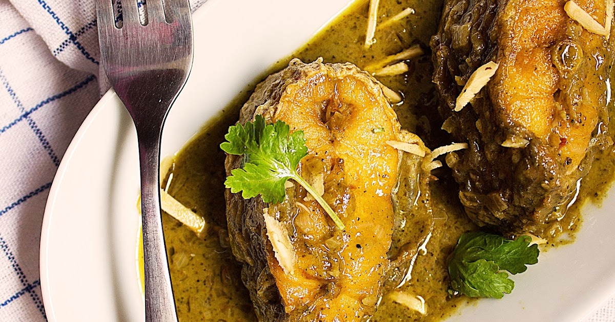 Dhone Pata Maach / Fish in a Green Paste Curry | Eat Read & Cook