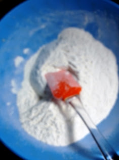 stir-the-flour-mixture