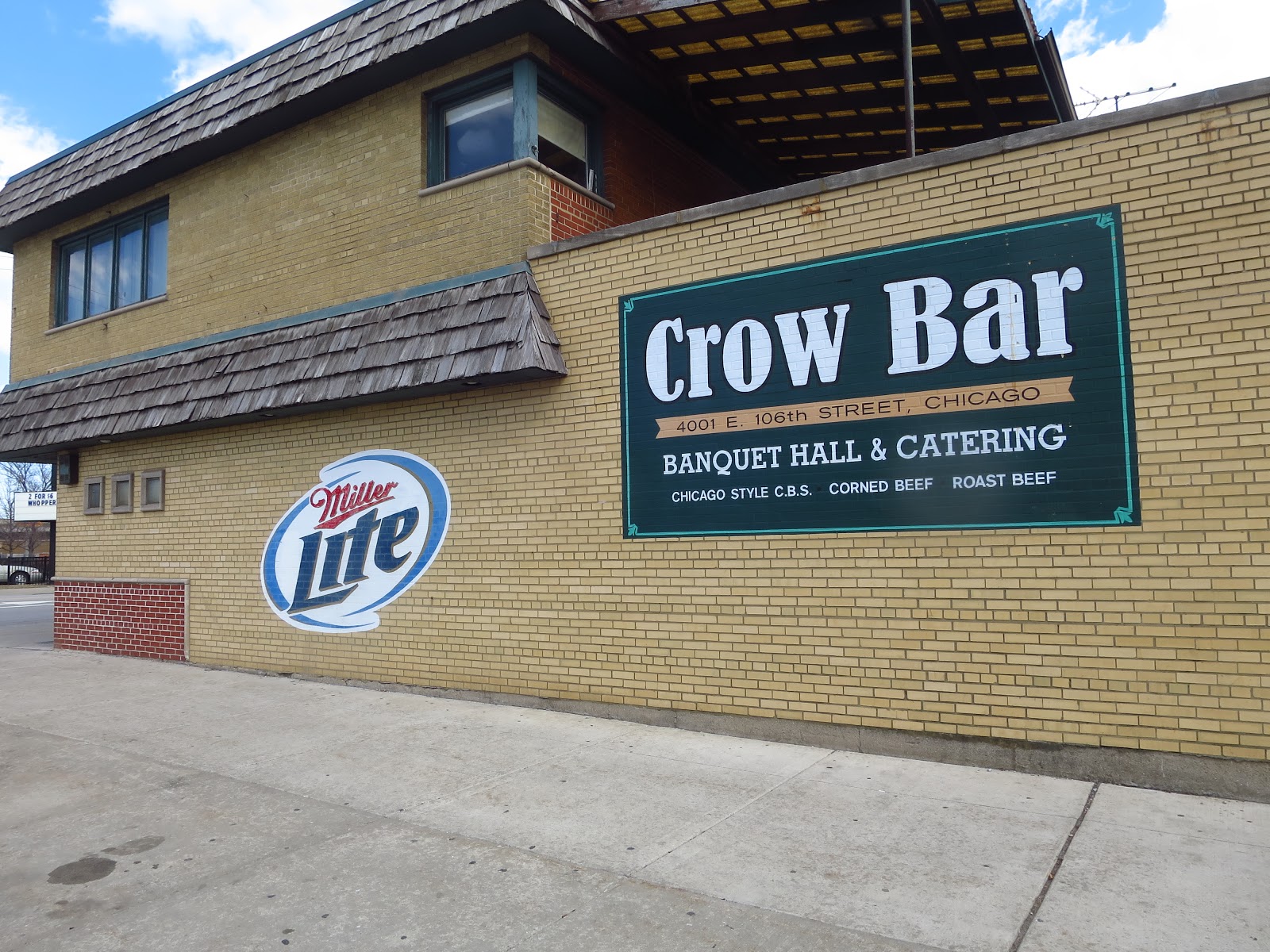 Smokin' Chokin' and Chowing with the King Dive Bar Food