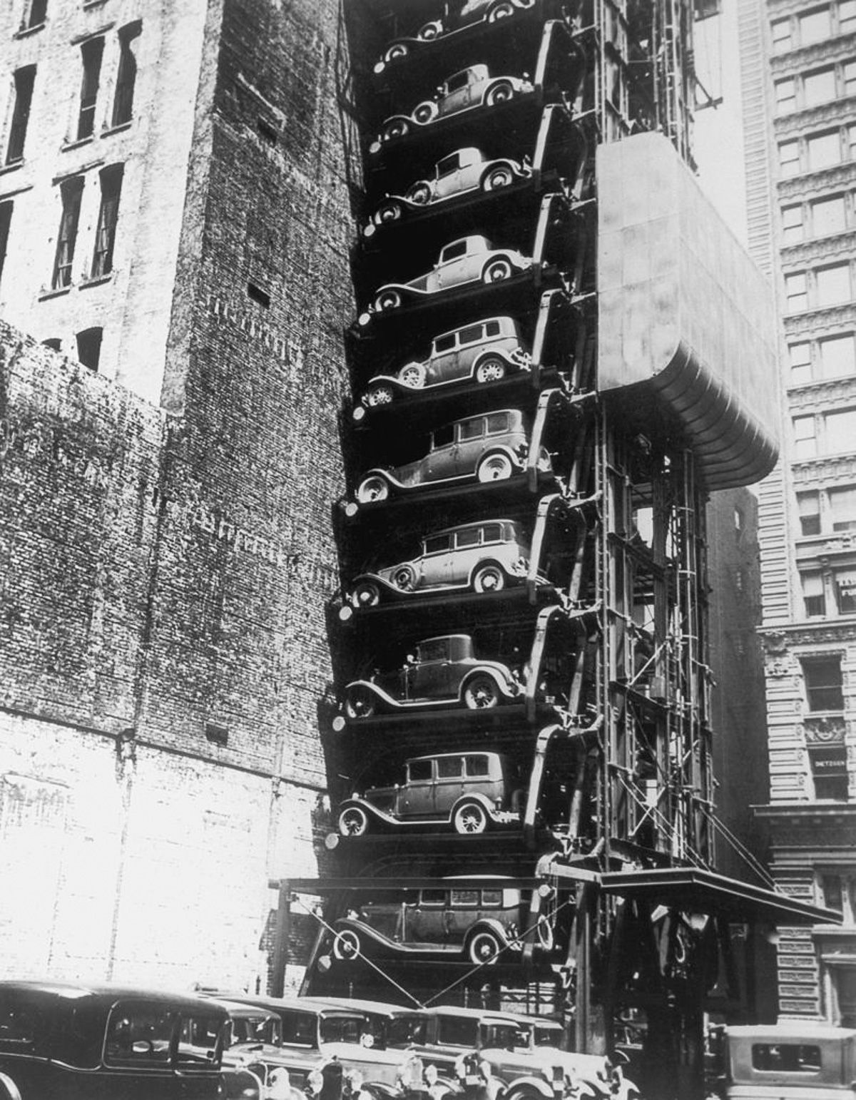 Space Saving Amazing Vintage Photographs of Vertical Parking Lots From