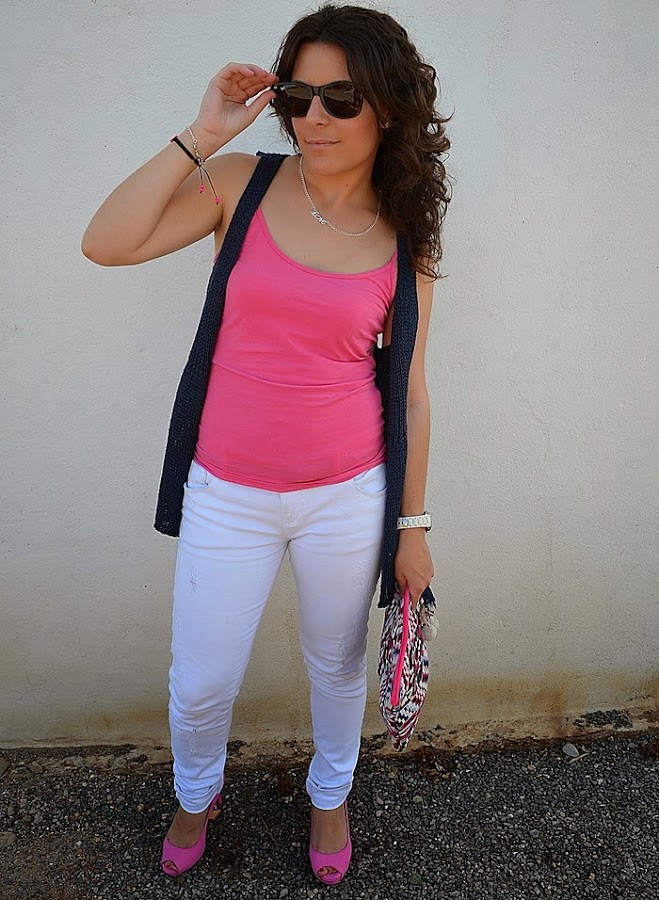 clutch étnico, bolso étnico, cartera étnica, azul, ripped jeans, rosa, fashion blogger, Castellón