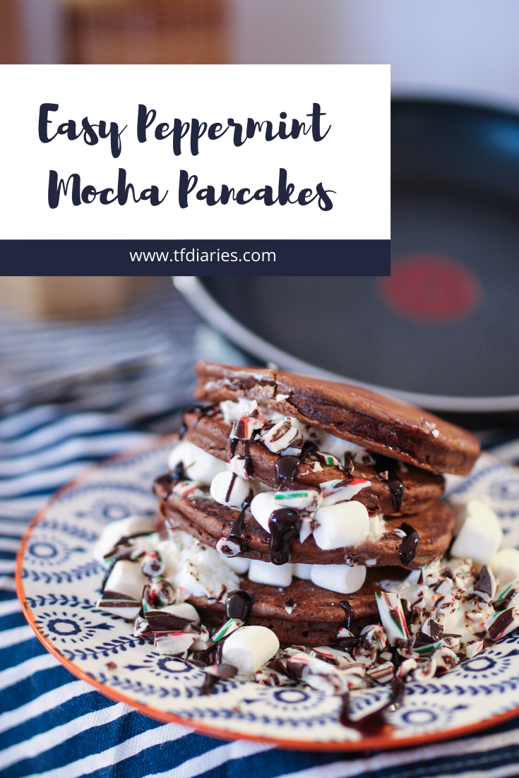 Peppermint Mocha Pancakes, hot cocoa peppermint pancakes, peppermint hot cocoa pancakes, holiday pancakes, easy hot cocoa pancakes, easy pancake recipes, easy holiday pancakes