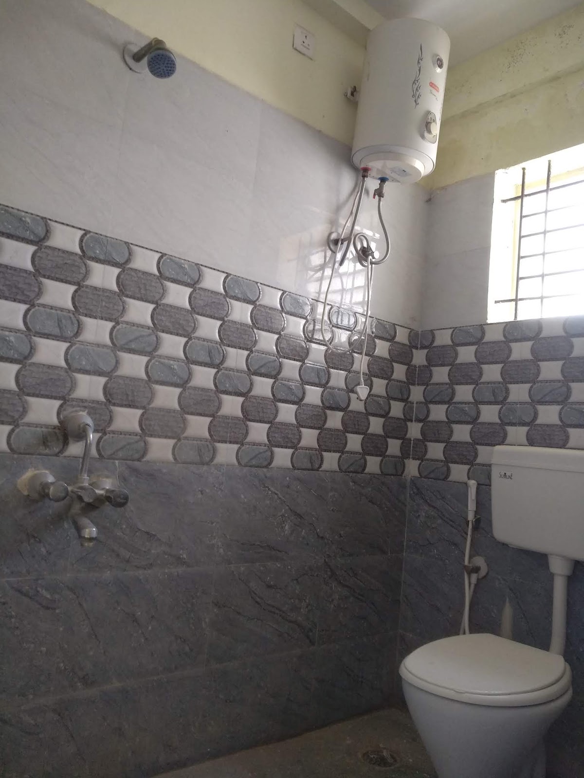 PURVI PRIDE WHITEFIELD IMMADIHALLI BUS STOP (1.5 Kms from white