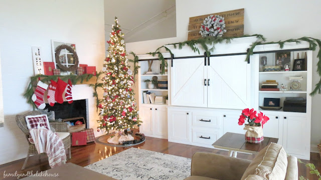 Family and the Lake House - Holiday Home Tour 2016 - www.familyandthelakehouse.com Family and the Lake House - Holiday Home Tour 2016 - www.familyandthelakehouse.com