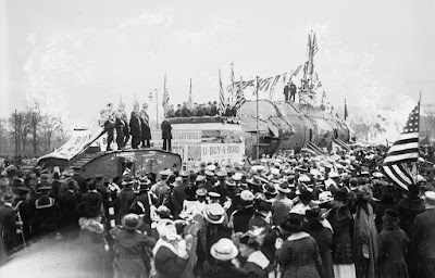 Fotografía antiguas, históricas y poco conocidas Submarino%2Balem%25C3%25A1n%2Bexhibido%2Ben%2BNueva%2BYork