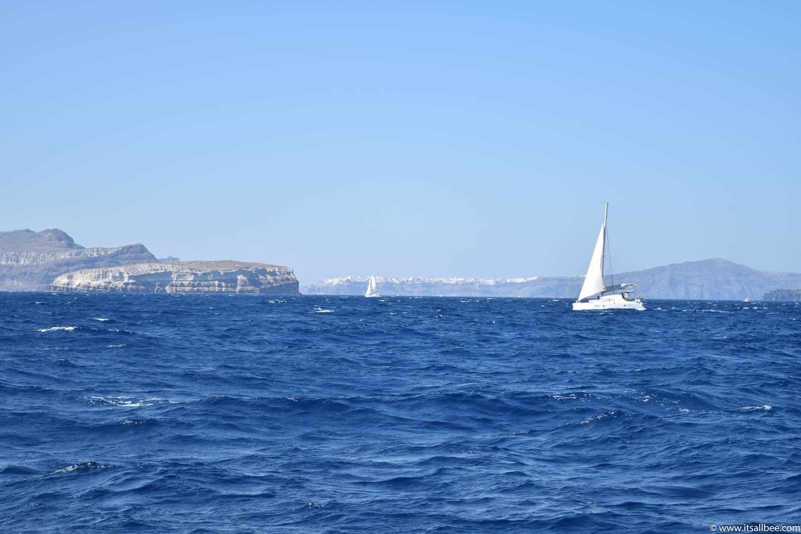 Complete Guide To The Best Santorini Boat Tours