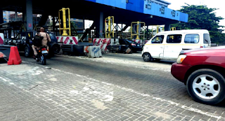 Angry Nigerians threaten fresh protests over reopening of Lekki tollgate
