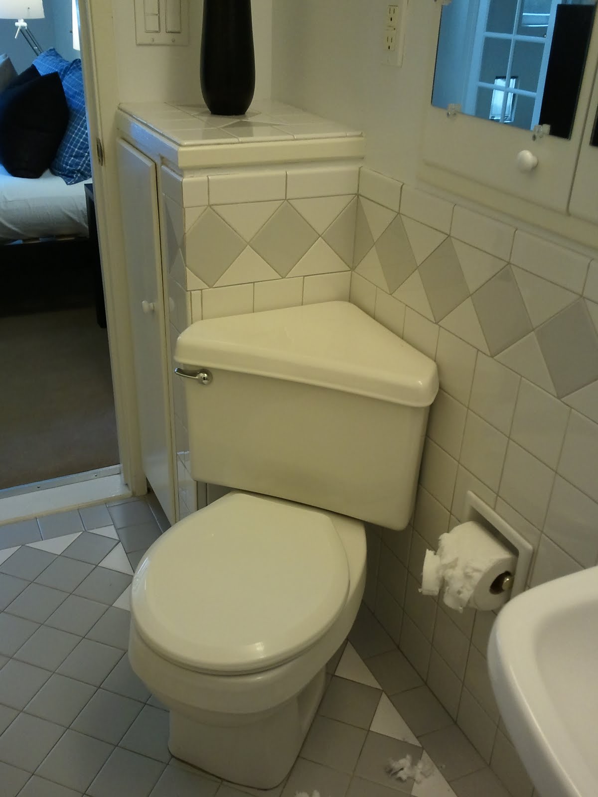 The Pan that Can Corner toilet