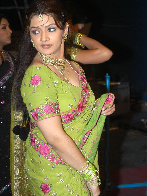 Housewife Photo Spicy Desi Housewife Of Real Life In Saree And Cleavage Photo