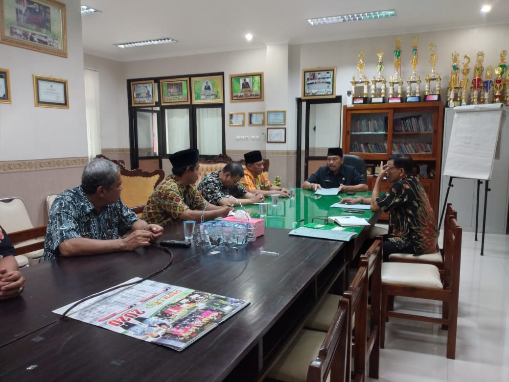 PENYERAHAN SK MUTASI GURU BKPP Kabupaten Demak