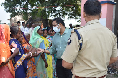 's Fourth phase polling Ends: कोंच एवं गुरुआ प्रखंड में चौथे चरण का मतदान संपन्न, DM, SSP, AnjNewsMedia GAYA's Fourth phase polling Ends: कोंच एवं गुरुआ प्रखंड में चौथे चरण का मतदान संपन्न, DM, SSP, AnjNewsMedia