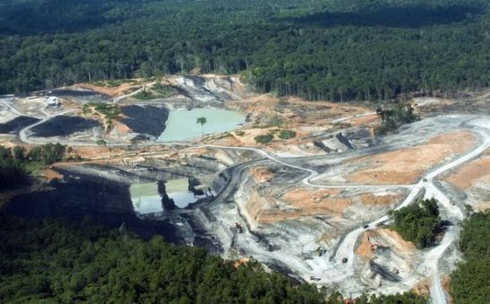 Daerah pegunungan atau perbukitan sering dijadikan wilayah pertambangan