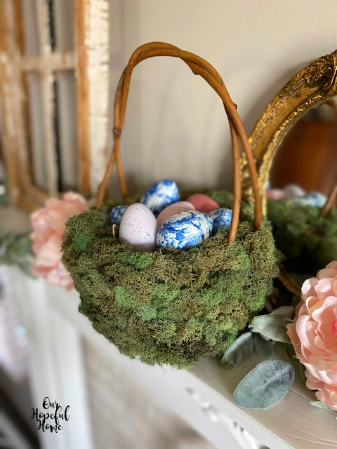 Decoración de musgo de Pascua de HomeSense