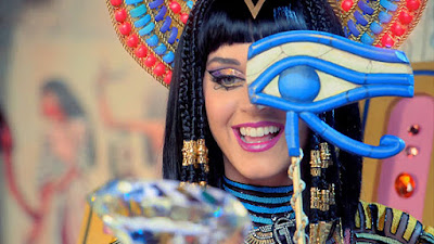 Resultado de imagen de Katy Perry Dark Horse simbologÃ­a illuminati