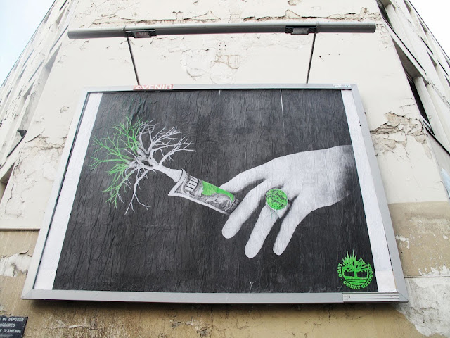 "Ordem e Progresso" New Street Piece by Parisian Artist Ludo on the streets of Paris, France. 2