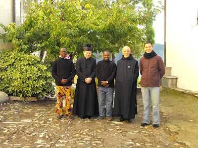 Dom Jehan and the three first applicants around Don Tomaso Parish priest of Villatalla