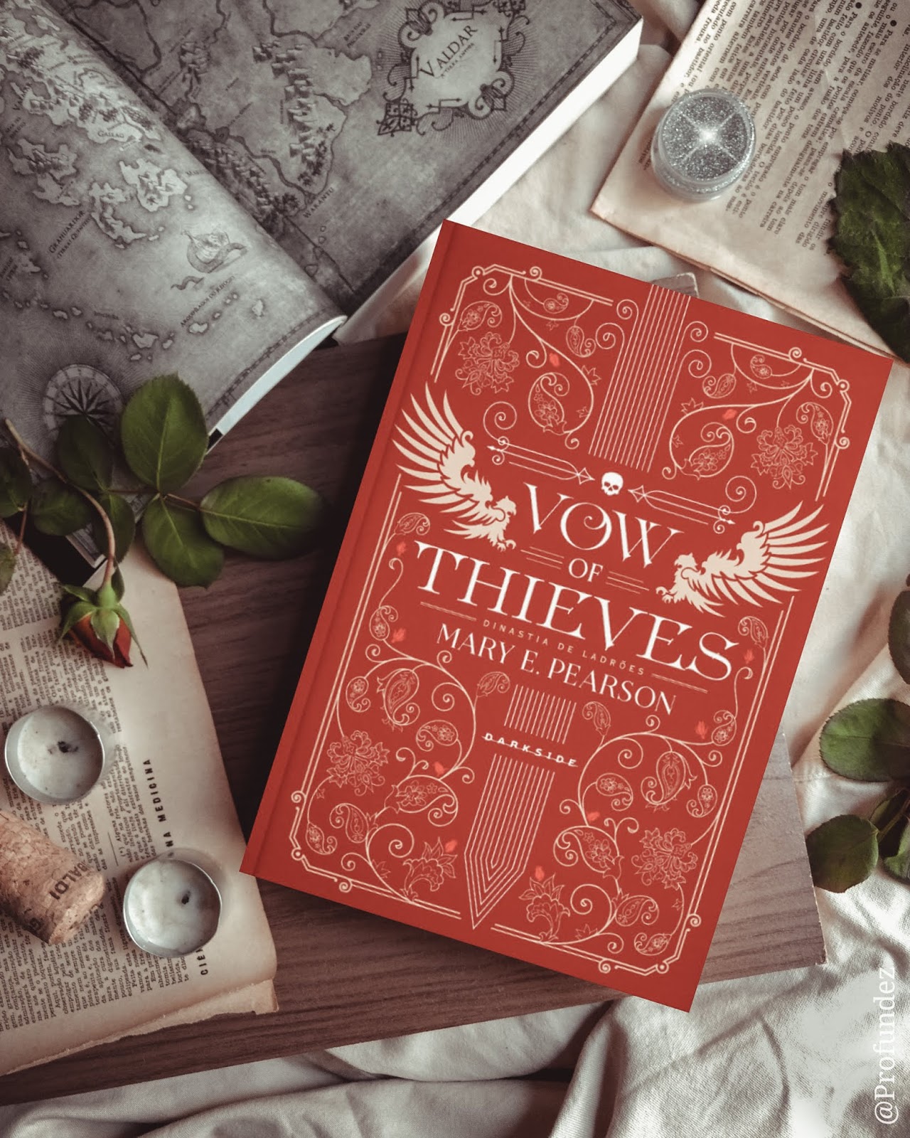 Resenha: Vow of Thieves: Dinastia de Ladrões - Mary E. Pearson 