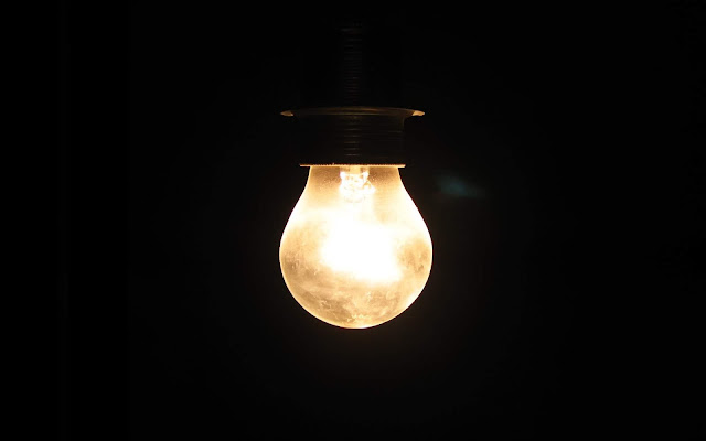 Electric Bulb Lamp on Black Background - Black and White Wallpaper hd
