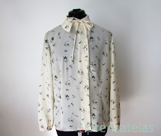 Blusa asimétrica Burda