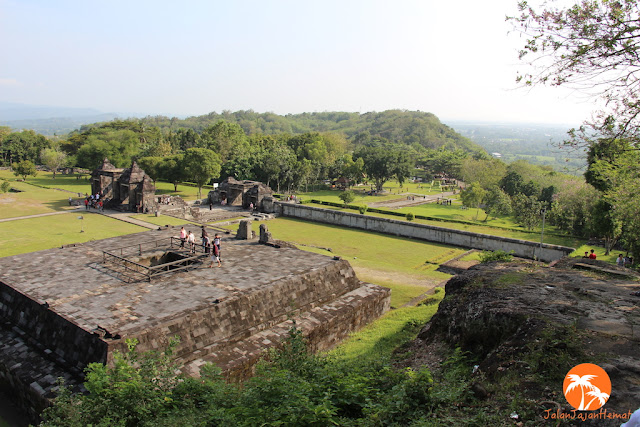 Panduan Lengkap Wisata Candi Ratu Boko, Yogyakarta - Foto, Sejarah, Lokasi, Harga dan Fasilitas - Candi Pembokaran / Pembakaran Ratu Boko, Yogyakarta Panduan Lengkap Wisata Candi Ratu Boko, Yogyakarta - Foto, Sejarah, Lokasi, Harga dan Fasilitas - Candi Pembokaran / Pembakaran Ratu Boko, Yogyakarta