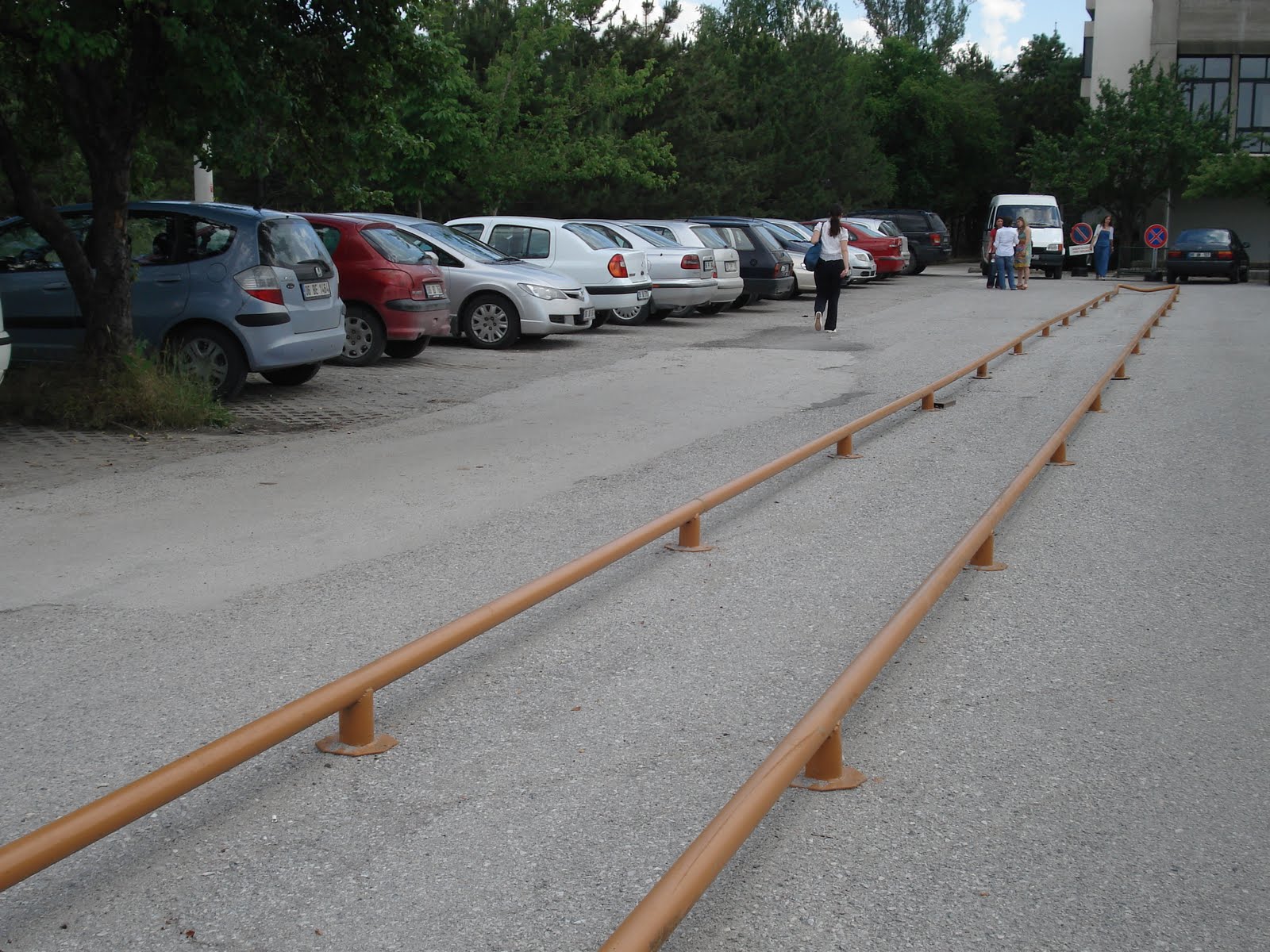 UNIVERSAL DESIGN PRINCIPLES And CONTRADICT EXAMPLES FROM ANKARA