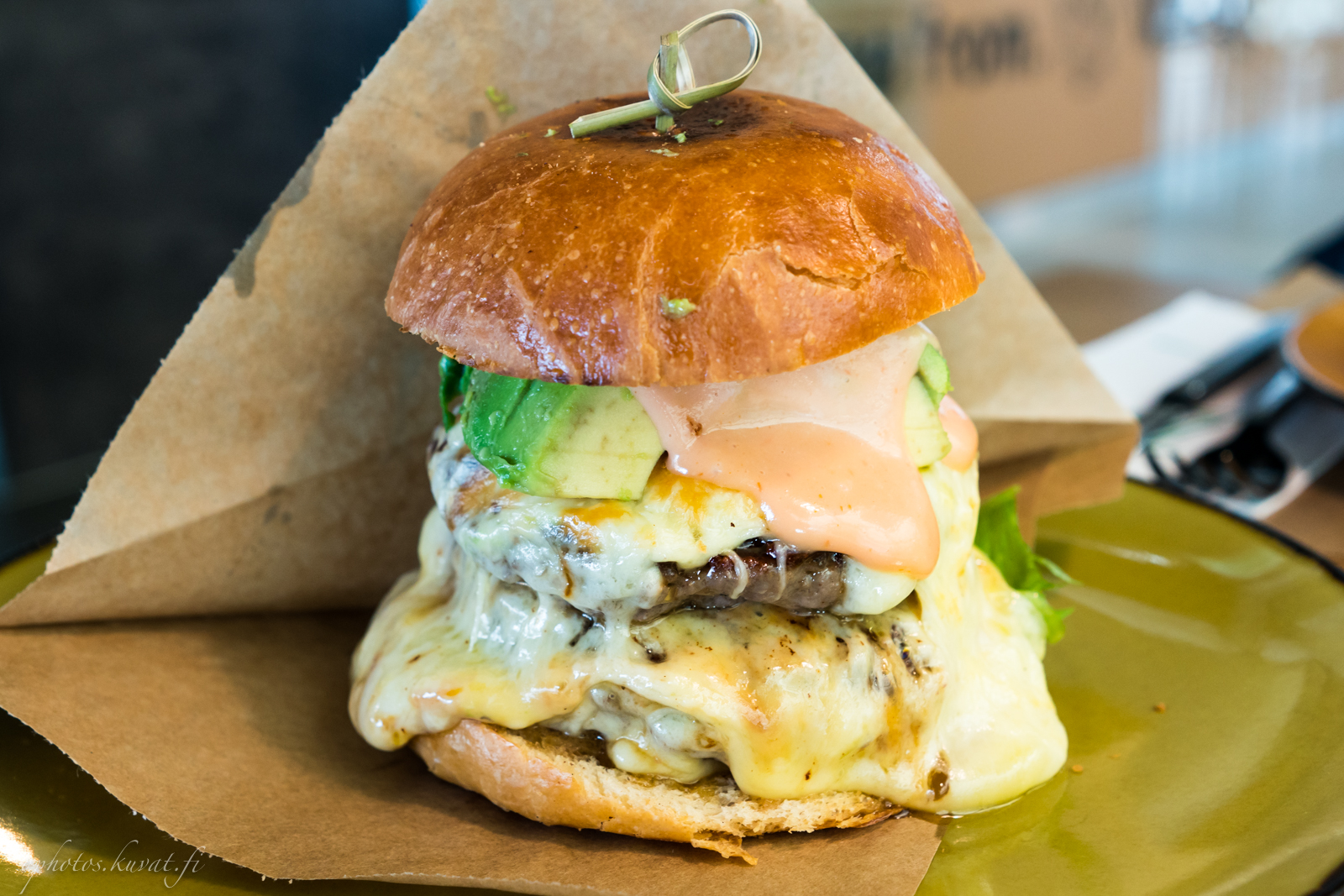 Läskin pojan ravintolat Suuri Burgeritesti osa 2 Lucky Bastard, Stadi