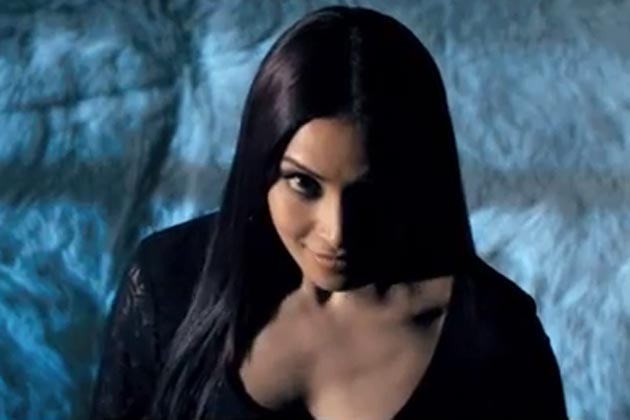 Movies Blog: Hot Bipasha Basu in Raaz 3 Movie | Wallpaper Photos