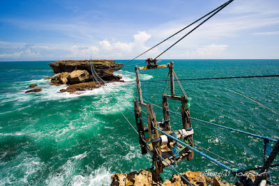 Keindahan Pantai Timang di Yogyakarta Keindahan Pantai Timang di Yogyakarta