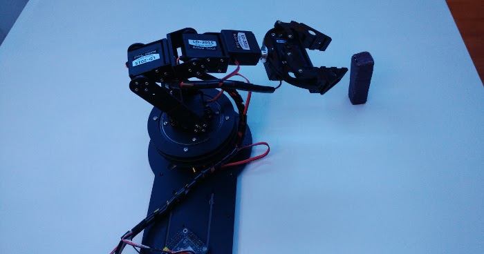 Robotic arm with computer vision