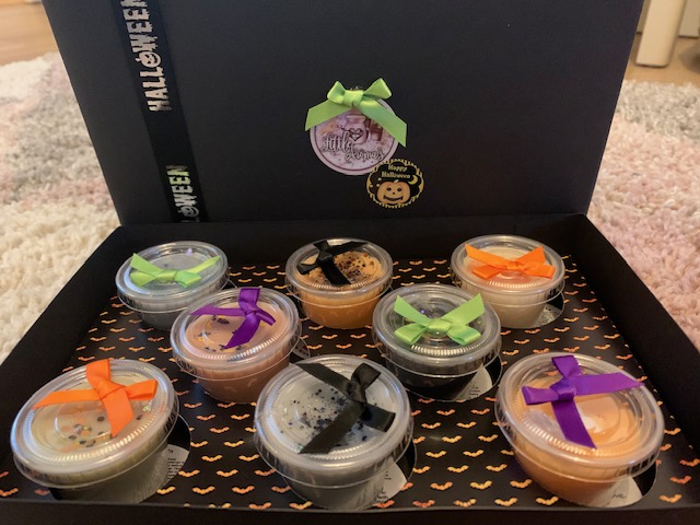Eight wax melt pots in a gift box for Halloween