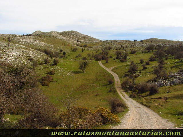 Pista valle en el sueve