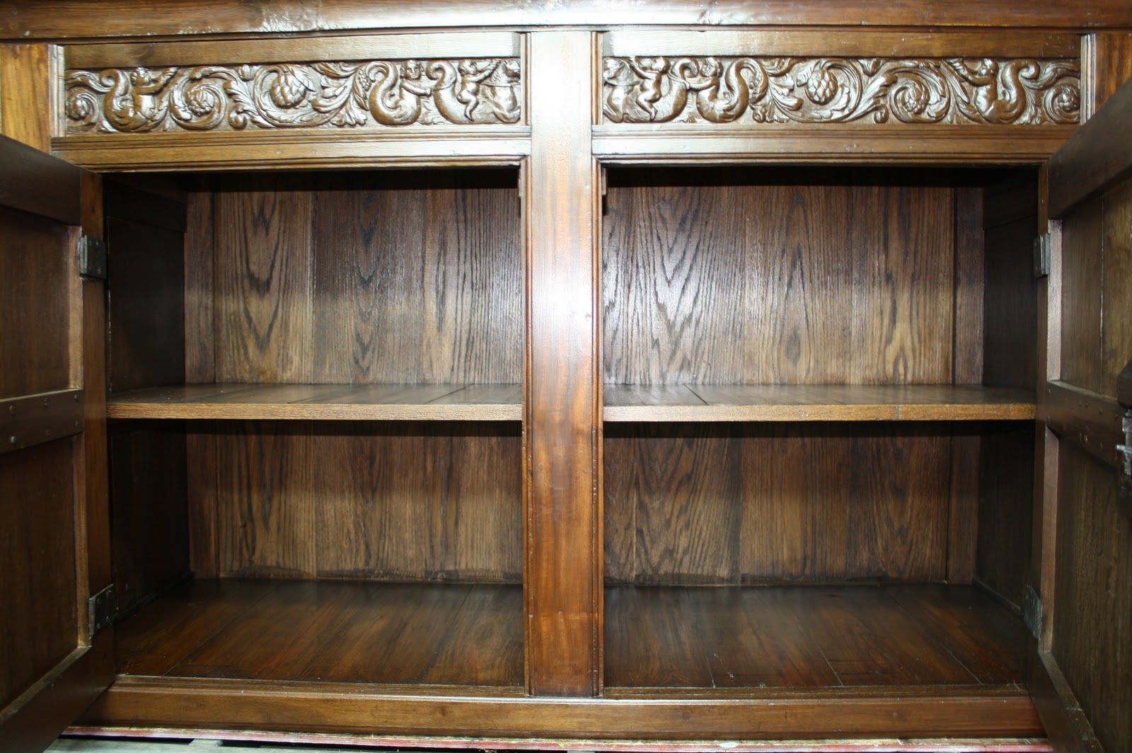 Restaurata: Restauración de un armario de finales del s.XVI.