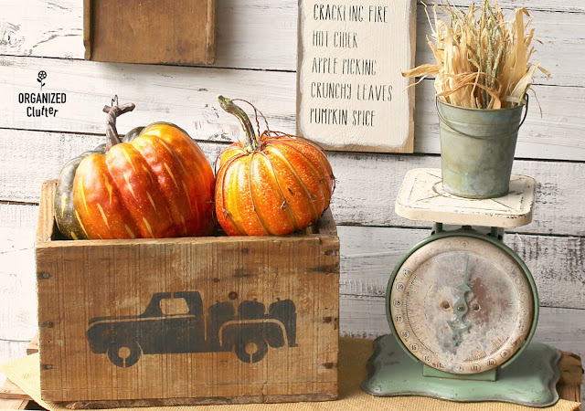 Easy Stenciled Fall Decor With A Crate and Fence Board #stencil #fall #autumn #joannfabric #rusticdecor #crate #sign